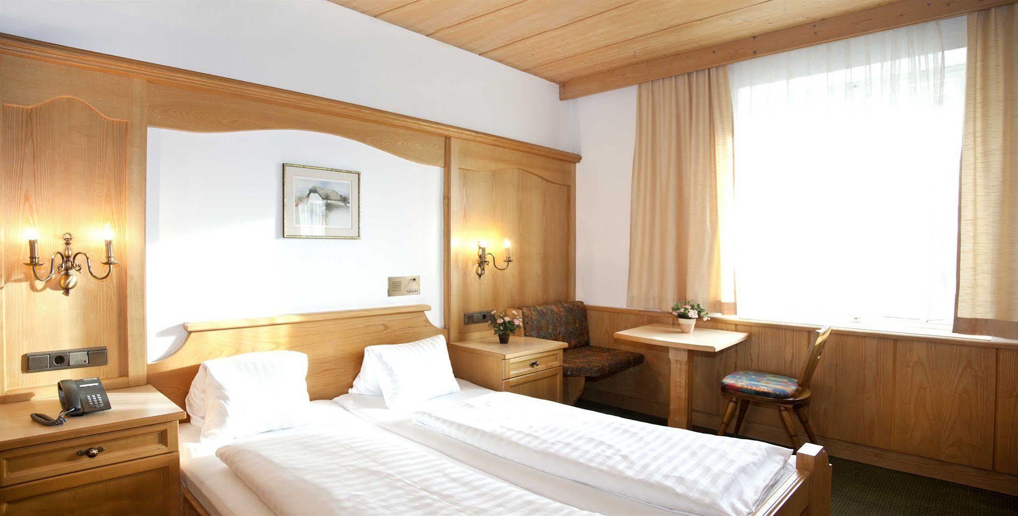Hotel Altpradl Инсбрук Екстериор снимка