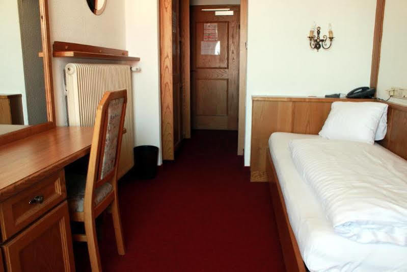 Hotel Altpradl Инсбрук Екстериор снимка