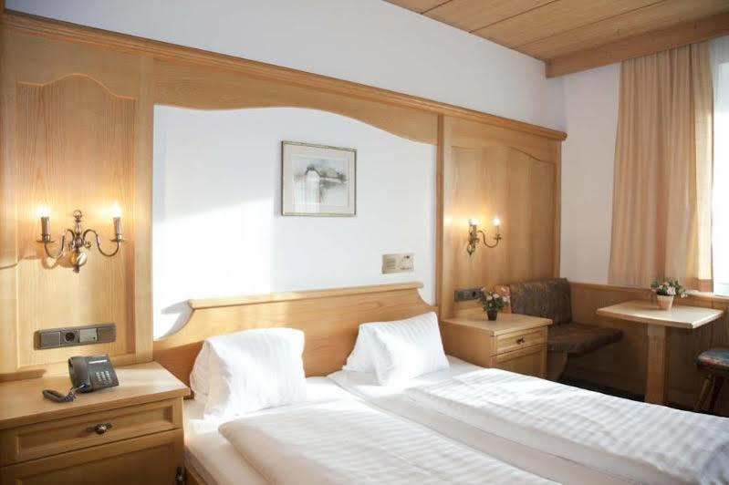 Hotel Altpradl Инсбрук Екстериор снимка